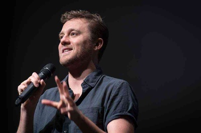 迈克·皮尔斯的写真