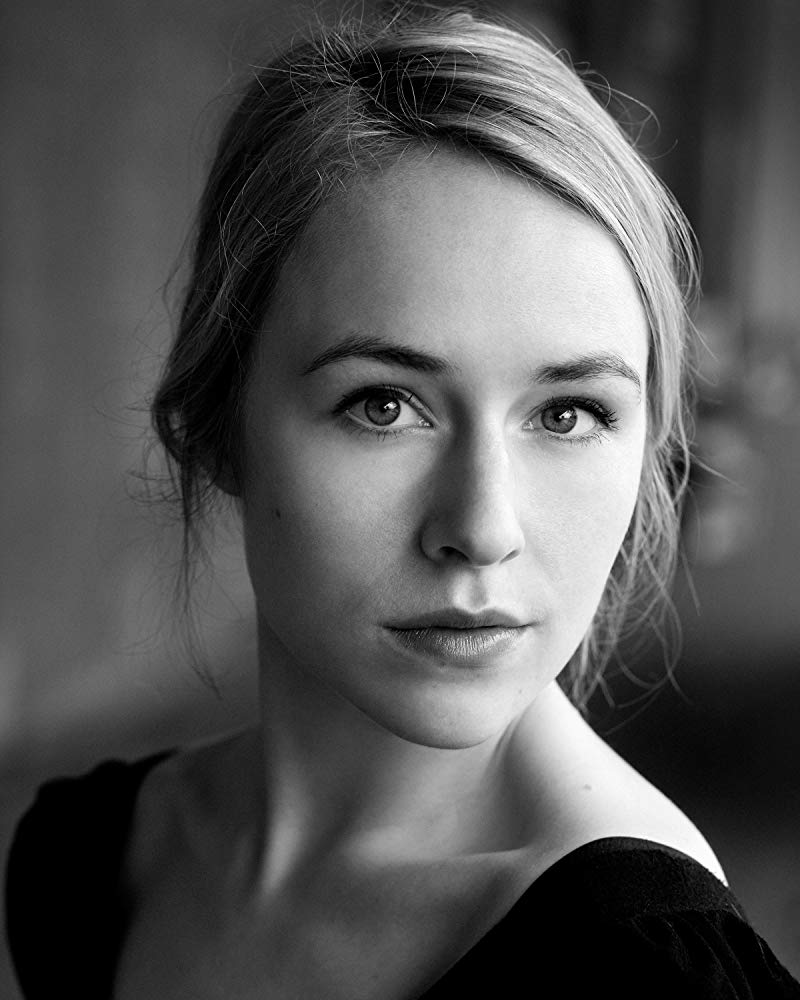 萨拉·古德伯格的写真