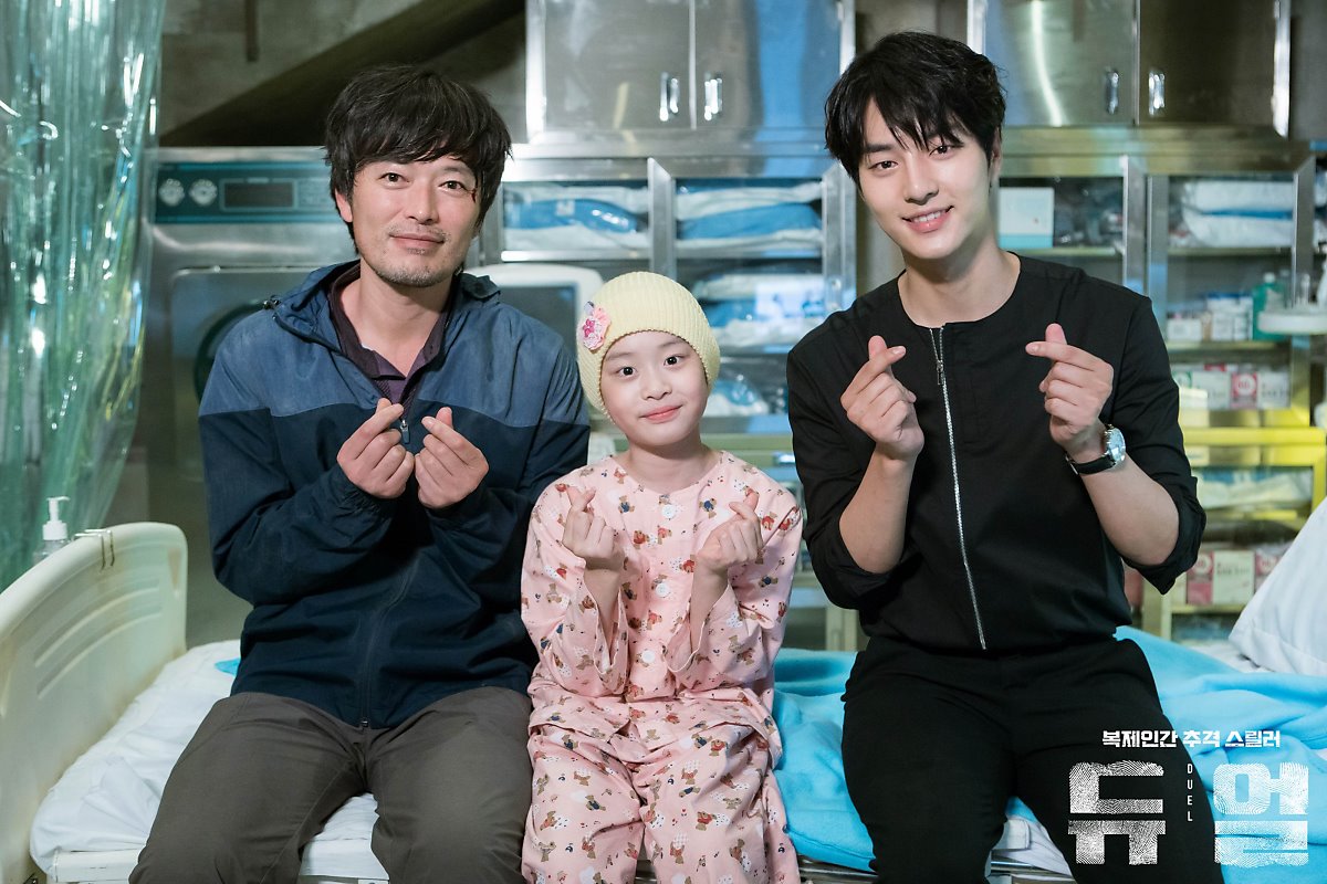 李娜允的写真-决斗 듀얼 (2017)