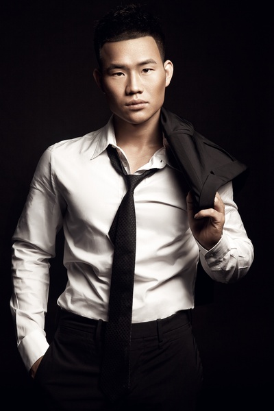 谢孟伟的写真-谢孟伟硬汉写真