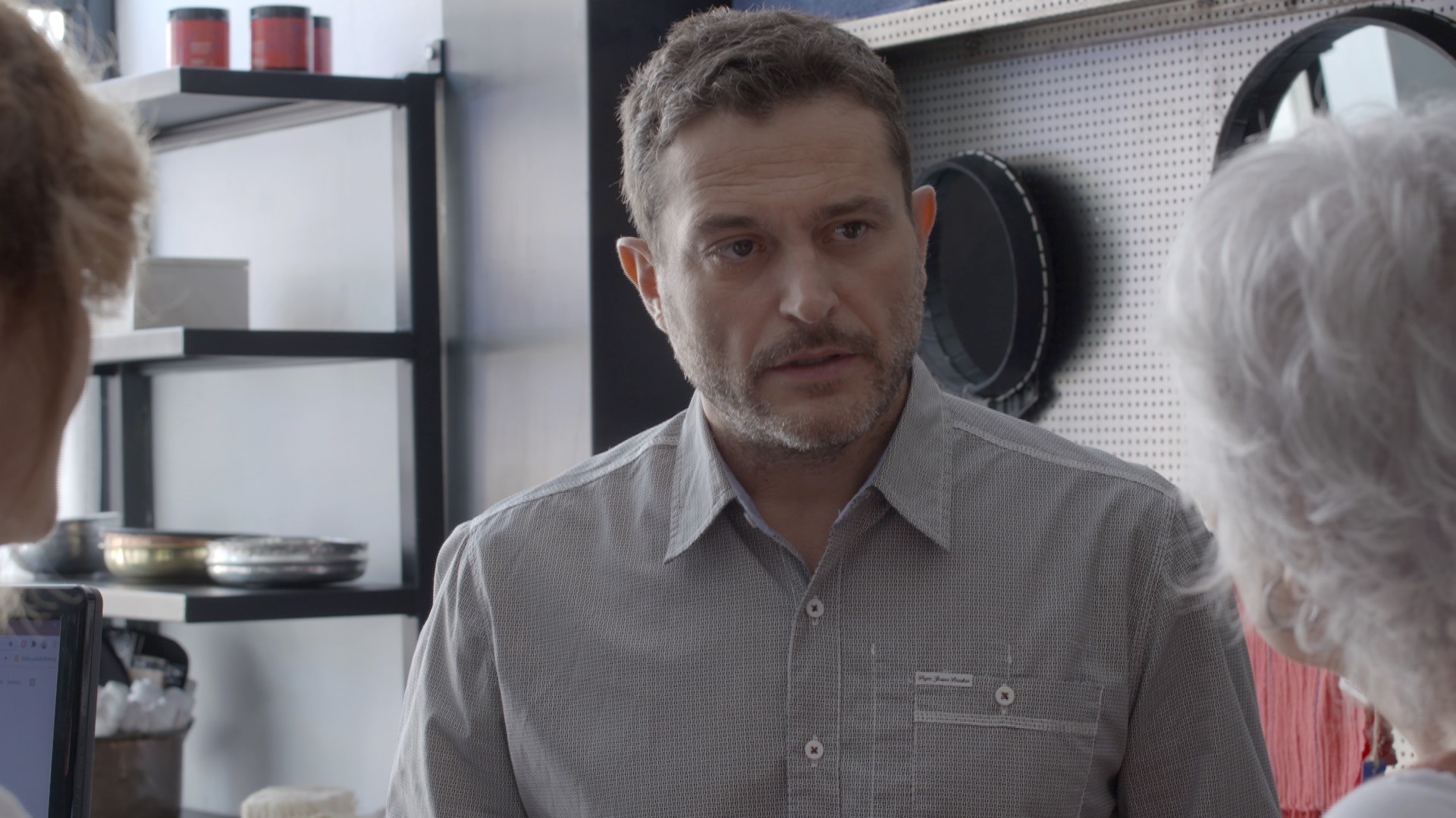 桥格斯·卡拉米霍斯的写真