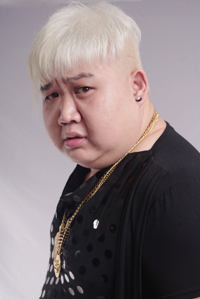 张艺骞的写真-张艺骞《父子雄兵》