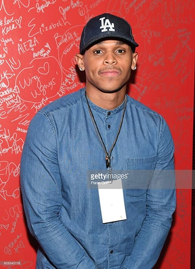 特雷勒·希尔的写真