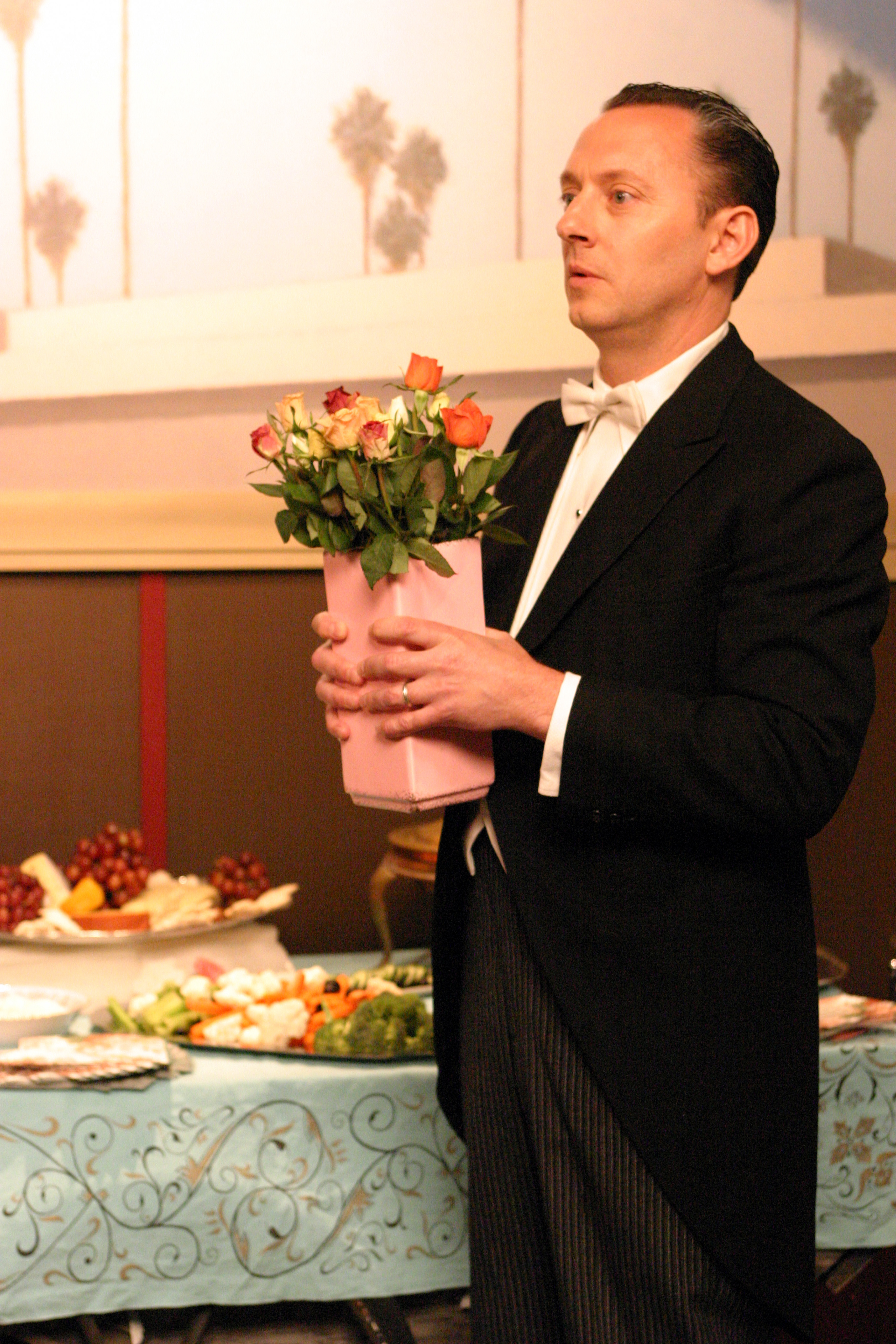 迈克尔·爱默生的写真-2004 Straight Jacket