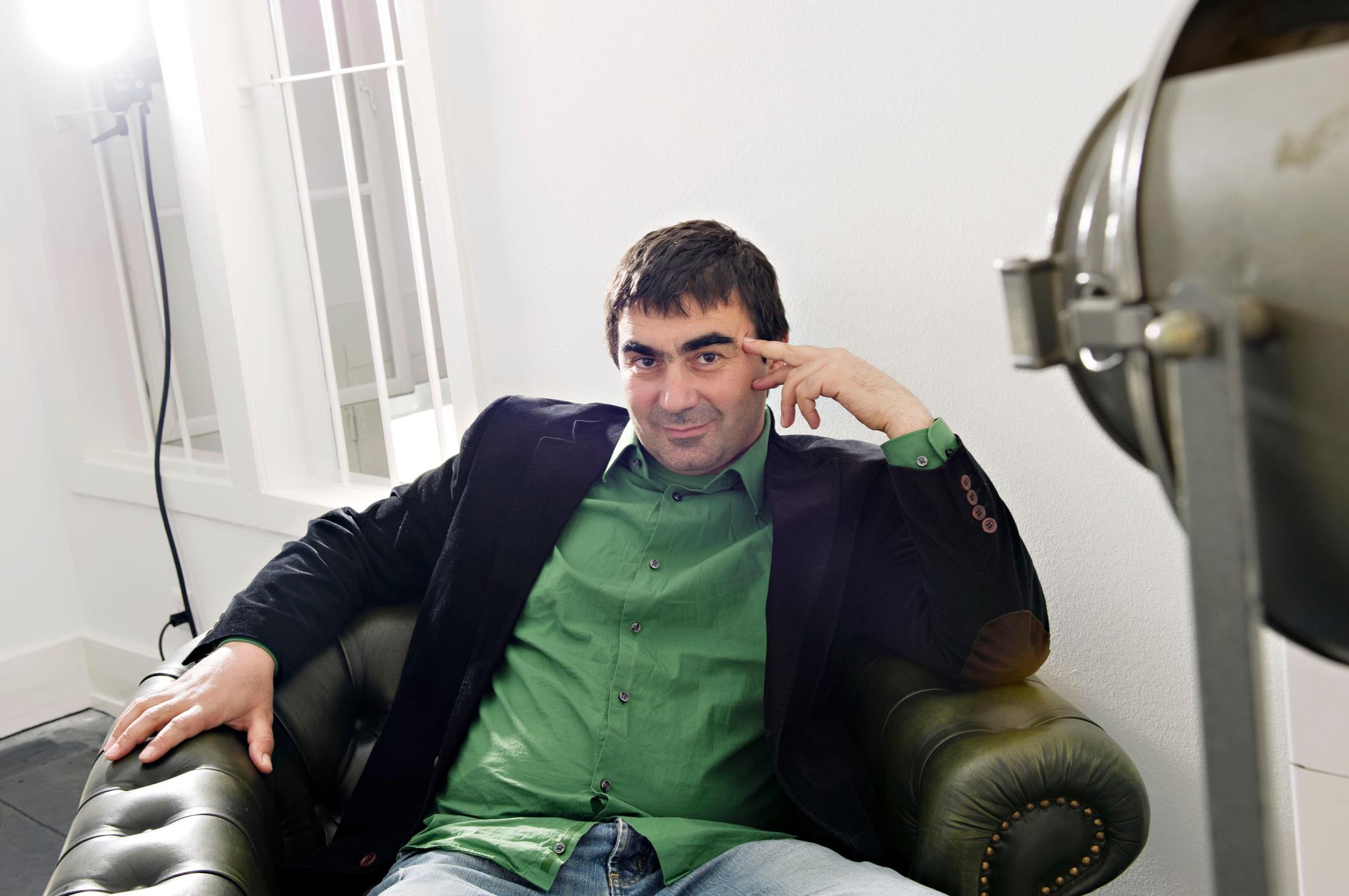 乔治·奥瓦什威利的写真