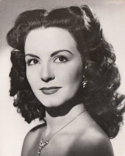 玛格·洛佩兹的写真