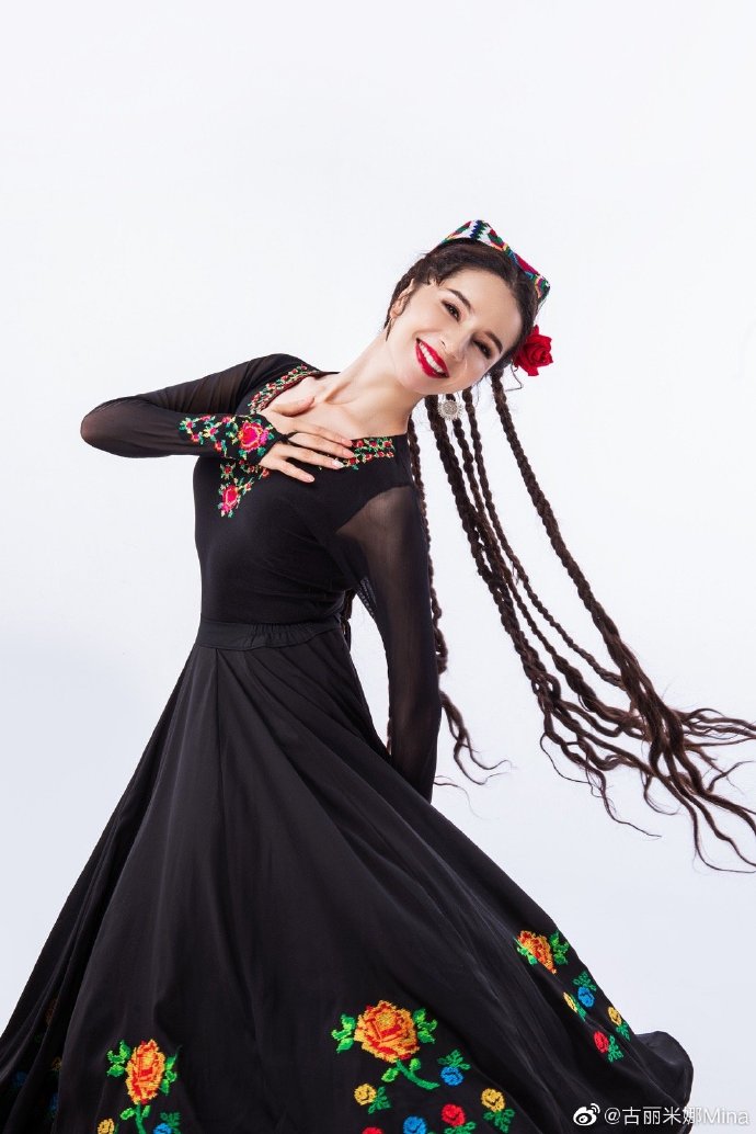 古丽米娜·麦麦提的写真-古丽米娜Mina