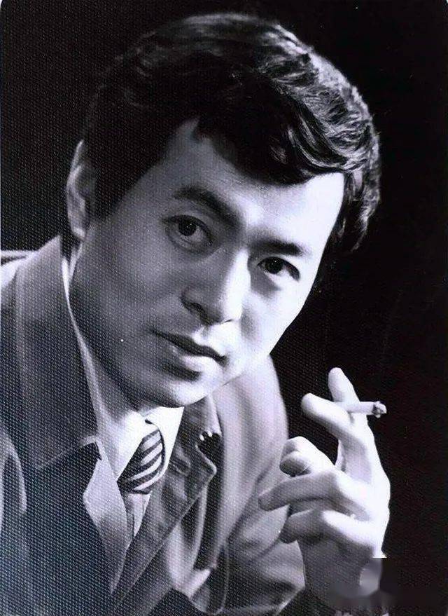 何麟的写真-https://www.sohu.co...