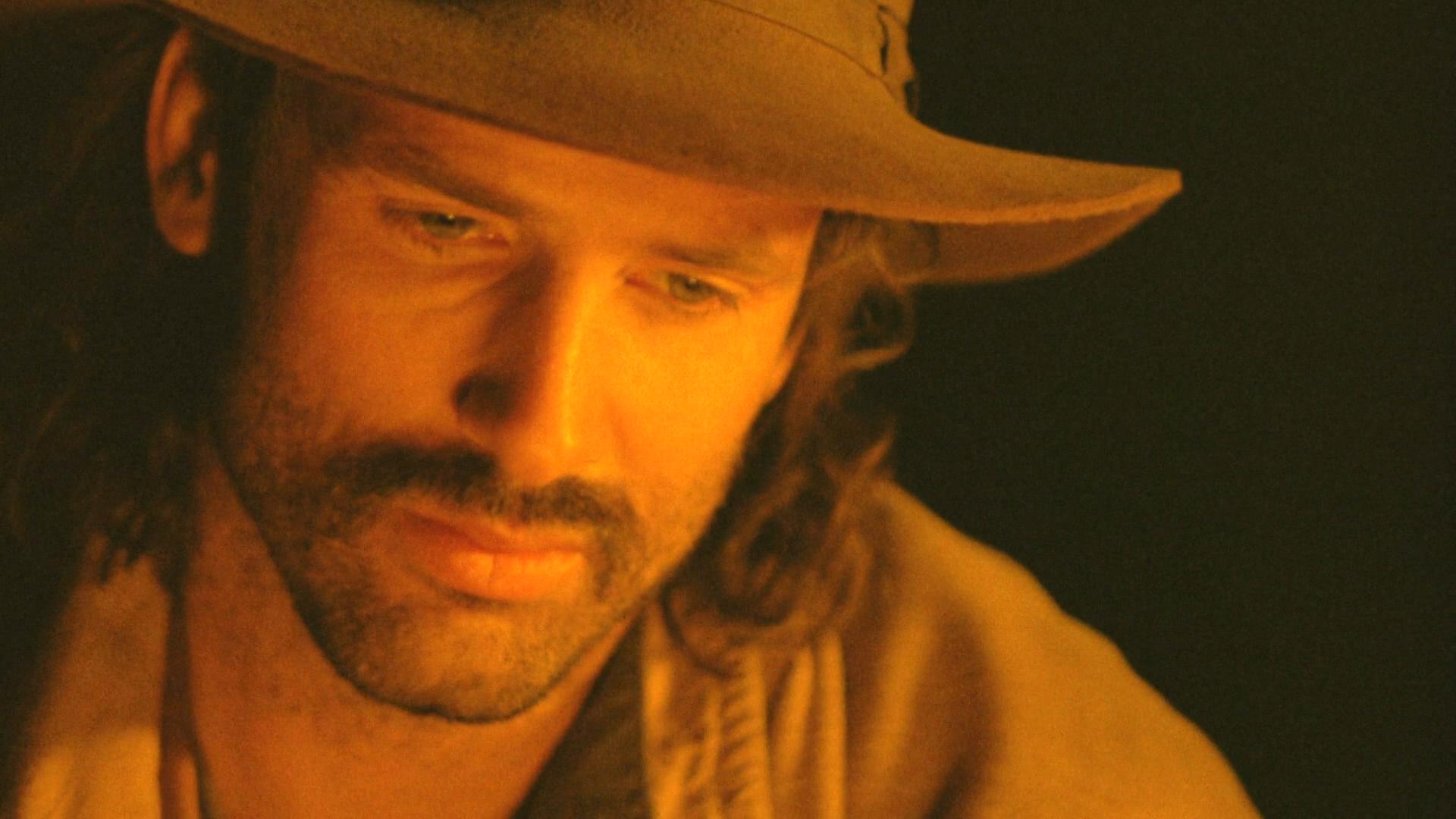 哈特·巴克纳的写真-Mad at the Moon (199...