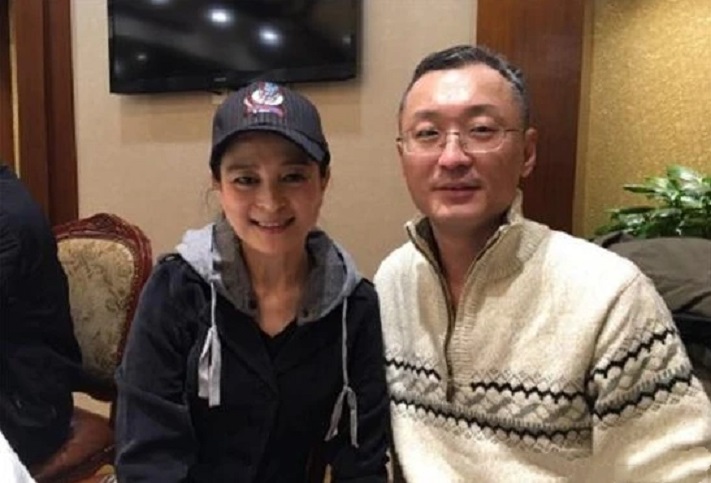 王蔚的写真-《红楼梦》剧组30年...