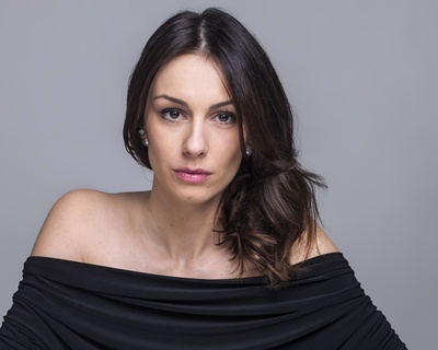 斯洛沃达·米卡拉维奇的写真