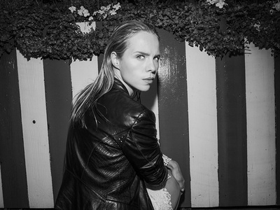 雅妮娜·霍普的写真