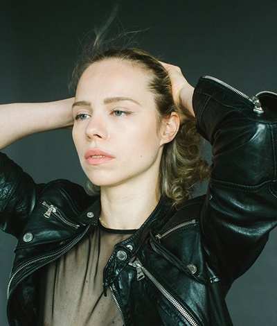 雅妮娜·霍普的写真