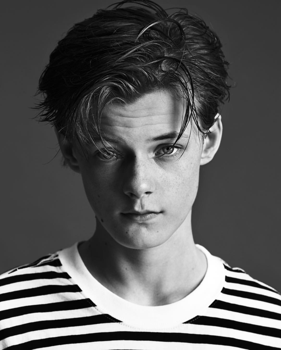 科里·格鲁特-安德鲁的写真