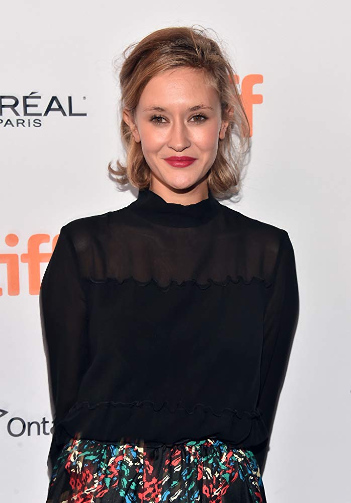 康斯坦丝·卢梭的写真