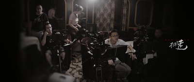 张桥梁的写真-电影《不得不走》工作...