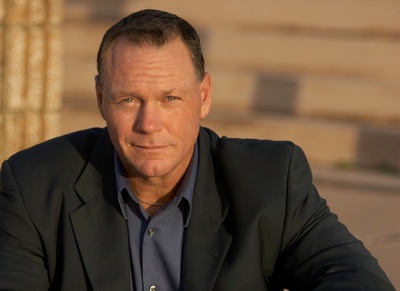 安东尼·科隆的写真