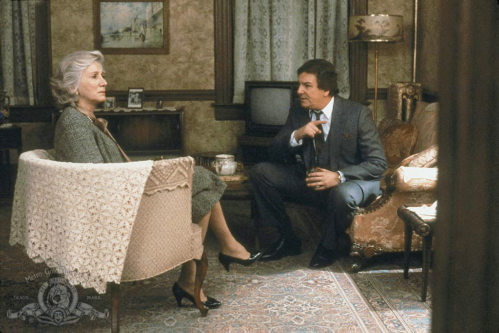 奥林匹亚·杜卡基斯的写真-Moonstruck (1987)