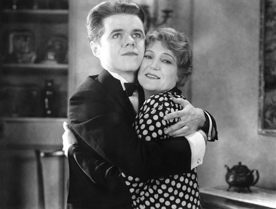 小伊莱莎·库克的写真