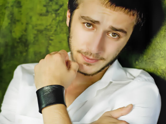 里法特·桑贾尔的写真