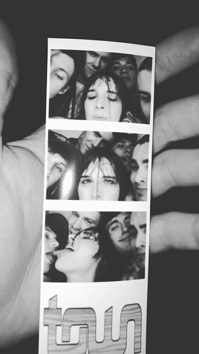 哈莉·尼夫的写真