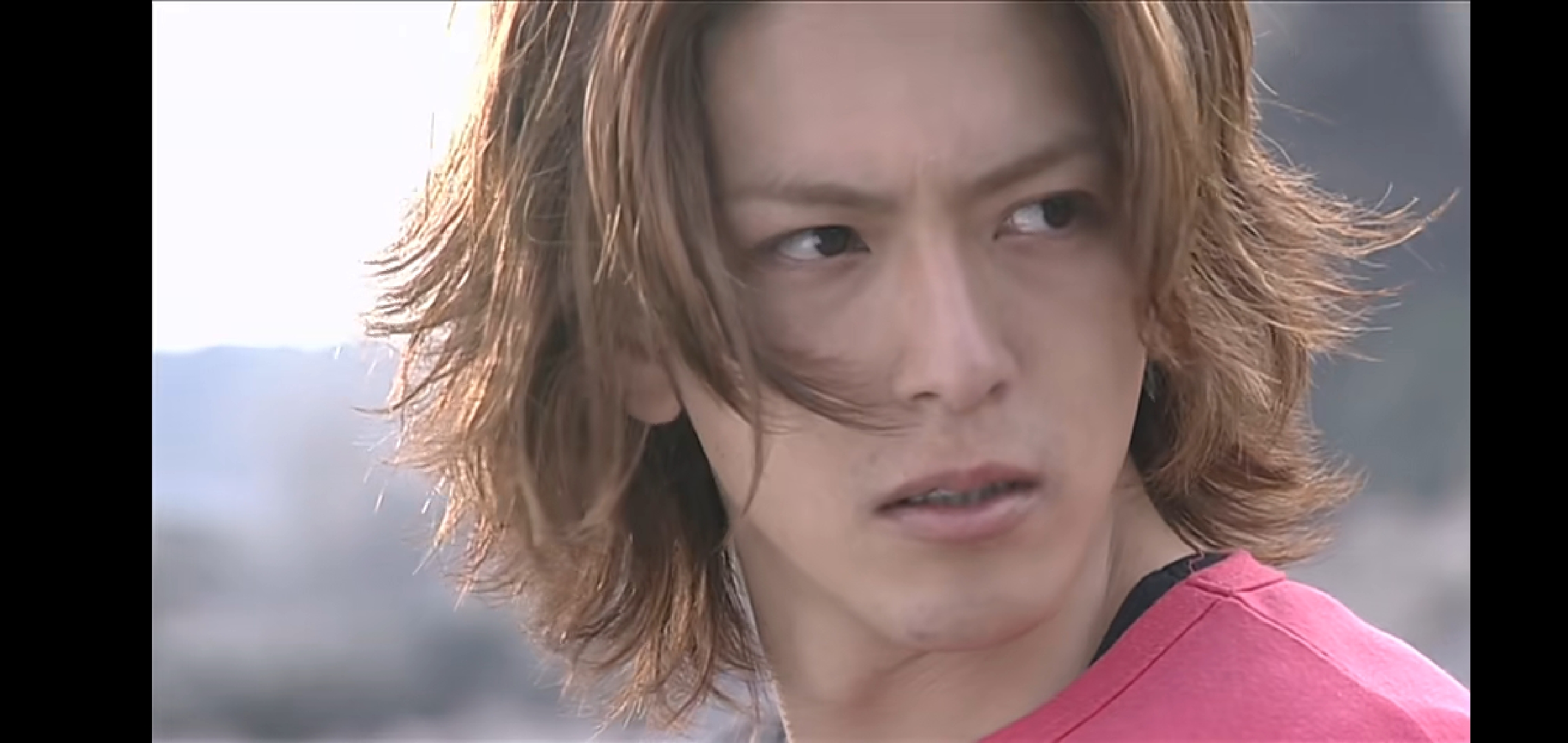 须贺贵匡的写真