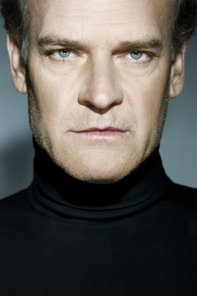 路易斯·奥马的写真