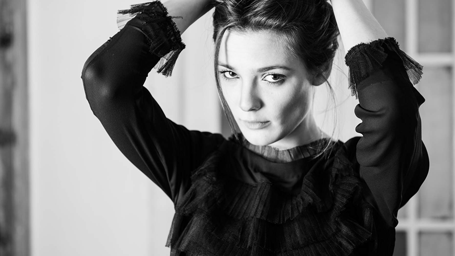 洛丽娜·卡姆布罗瓦的写真