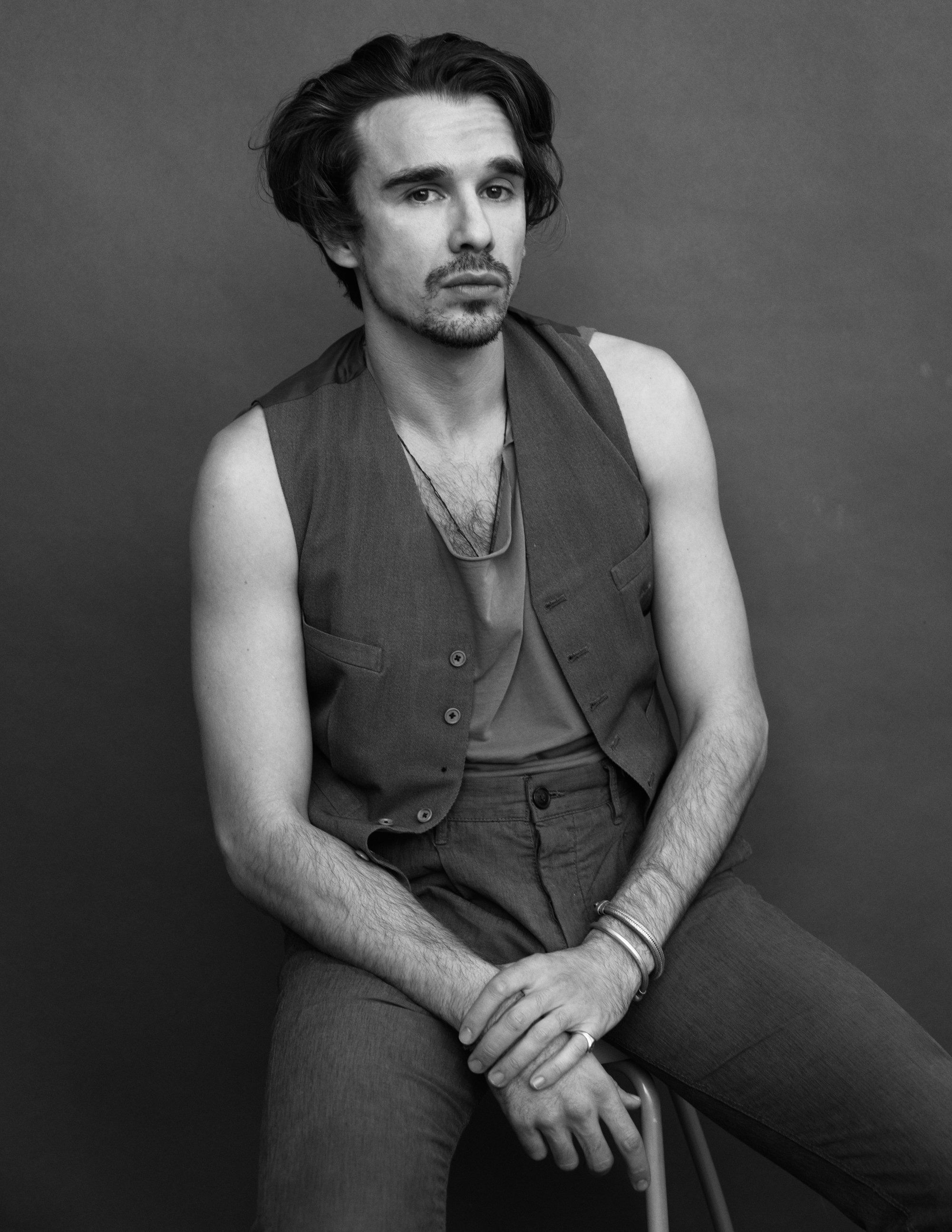 爱德华·阿克鲁特的写真