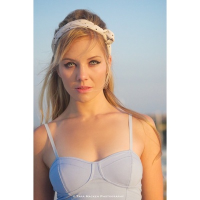 艾米·约翰斯顿的写真