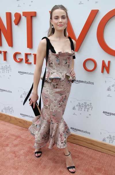 瑞贝卡·瑞滕豪斯的写真