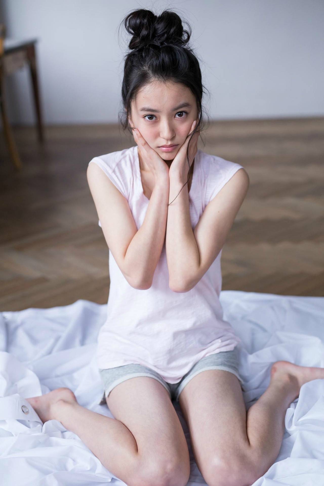 田边桃子的写真