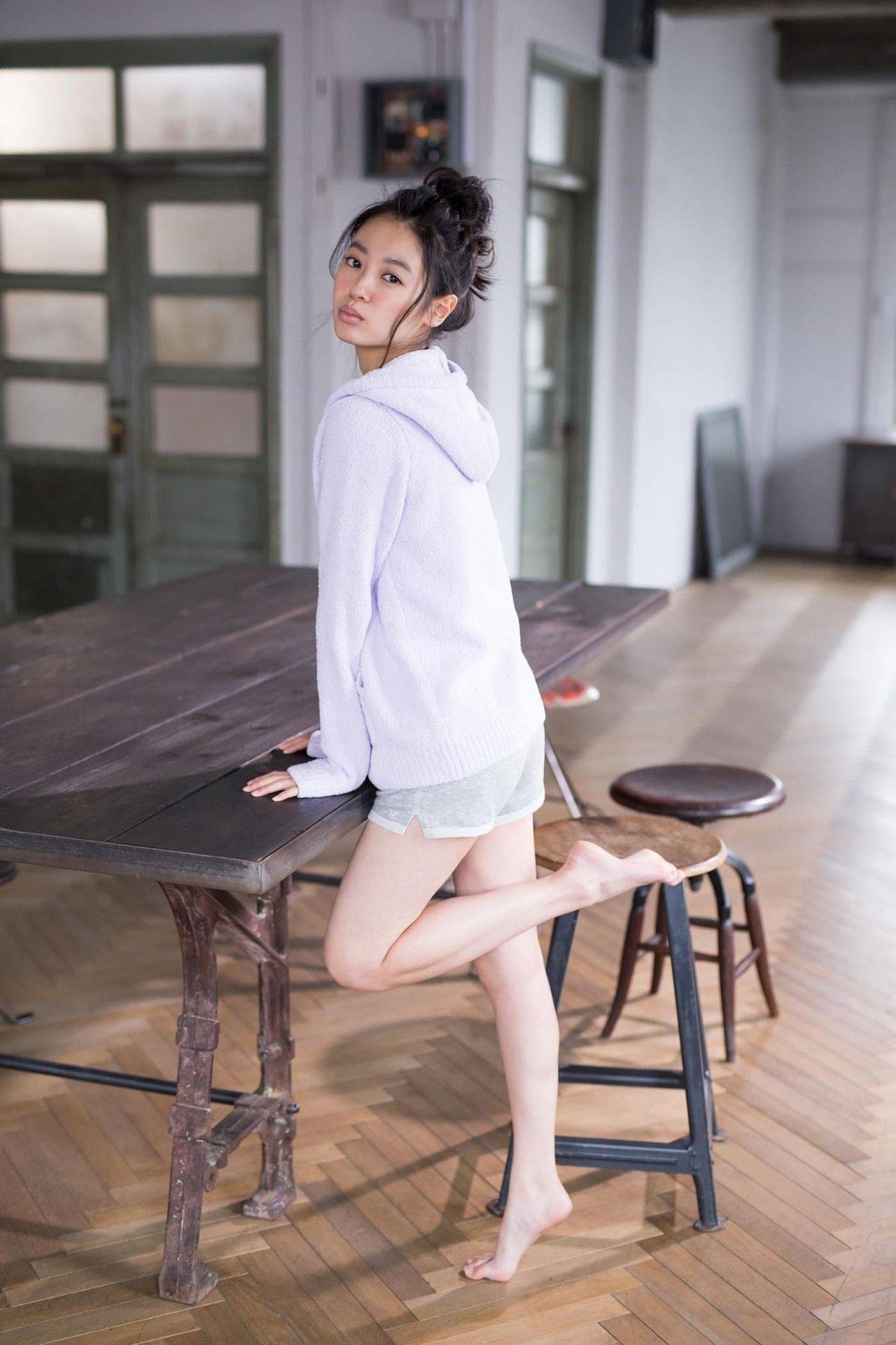 田边桃子的写真