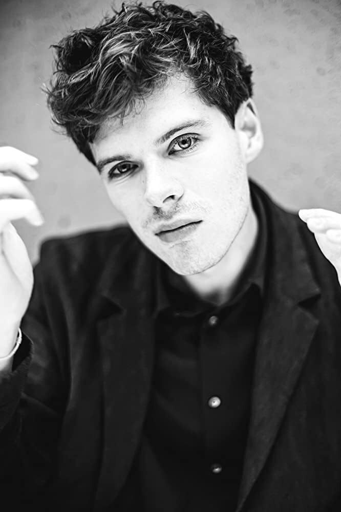 菲利普·阿杰耶夫的写真