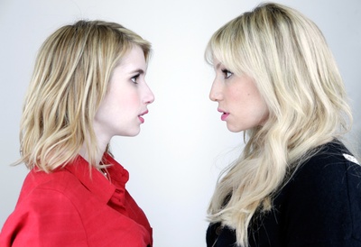 艾莉·葛瑞那的写真-Emma Roberts and A...