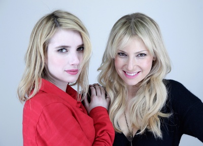 艾莉·葛瑞那的写真-Emma Roberts and A...