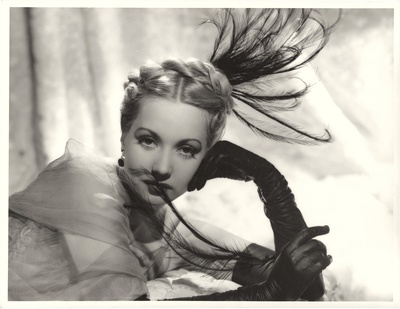 安·萨森的写真