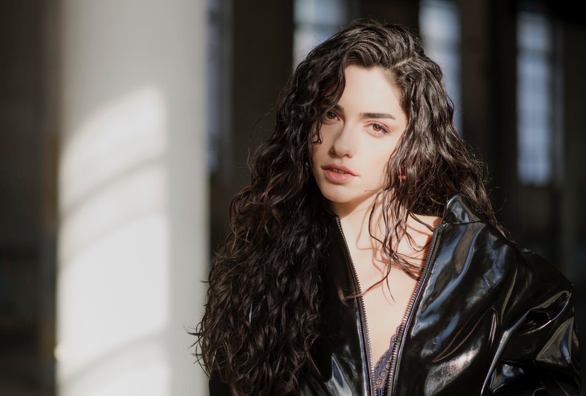 哈扎尔·埃尔居奇卢的写真