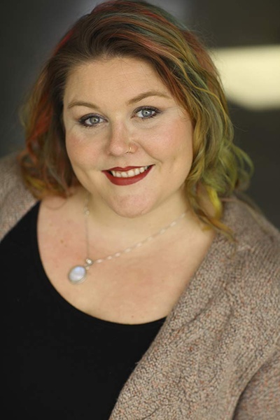 希拉里·贝格利的写真