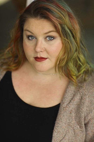 希拉里·贝格利的写真