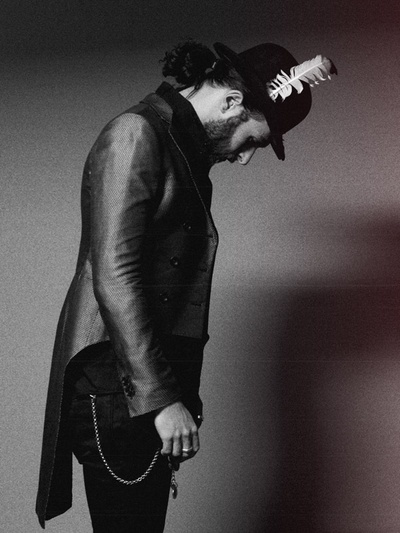 马克西姆·努齐的写真