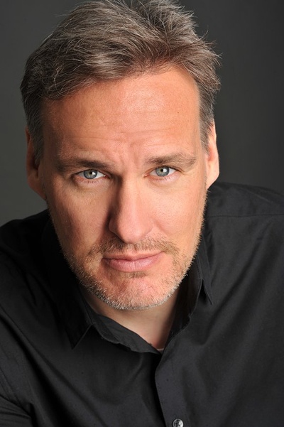 乔恩·多纳休的写真