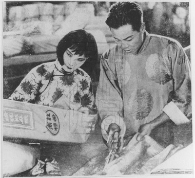 夏佩珍的写真-电影《展览会》剧照，...