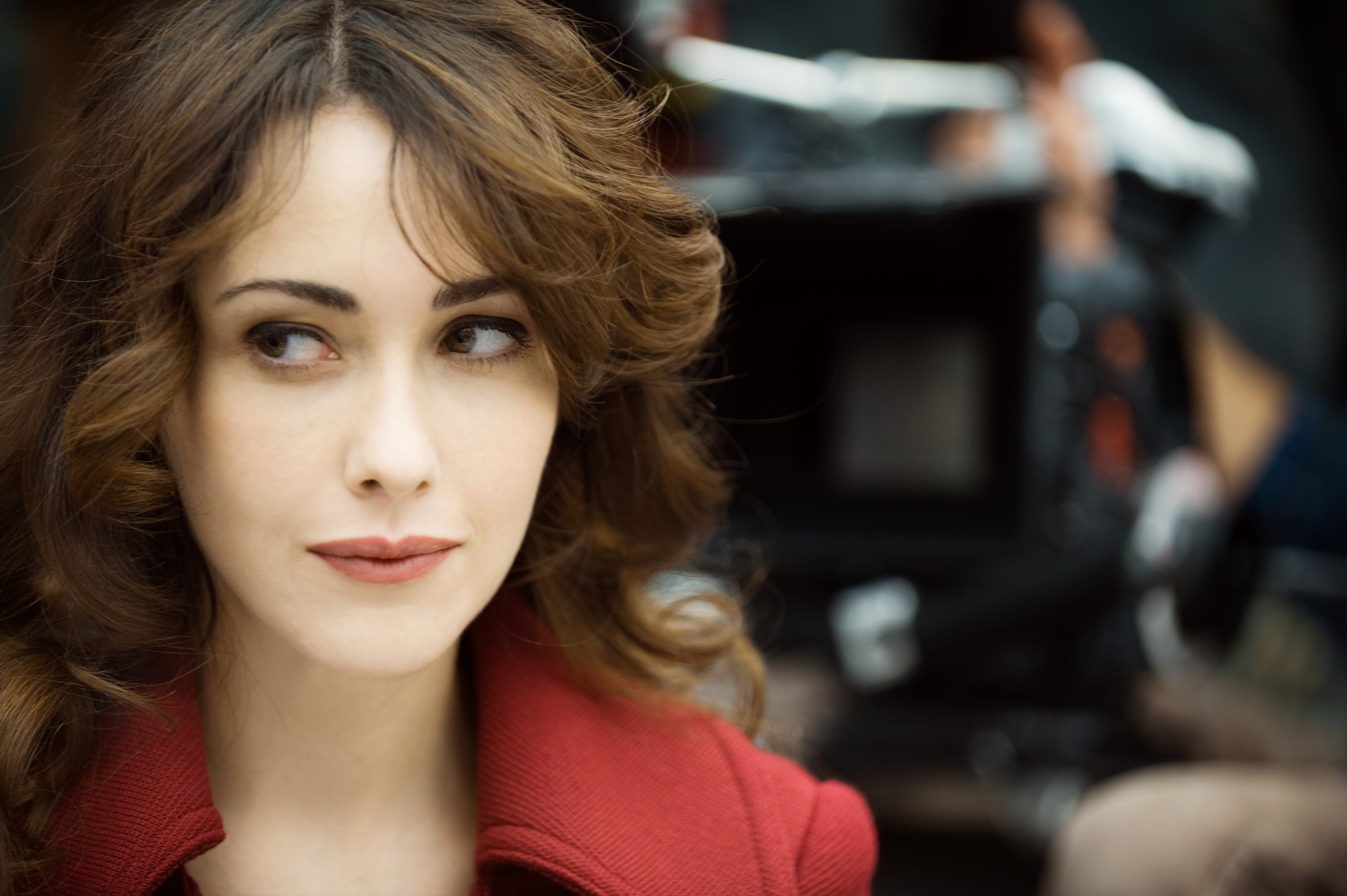 安妮塔·卡皮奥尼的写真