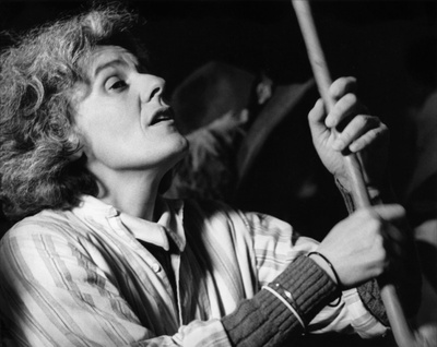 亚莉安·莫努虚金的写真