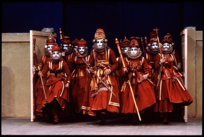 亚莉安·莫努虚金的写真