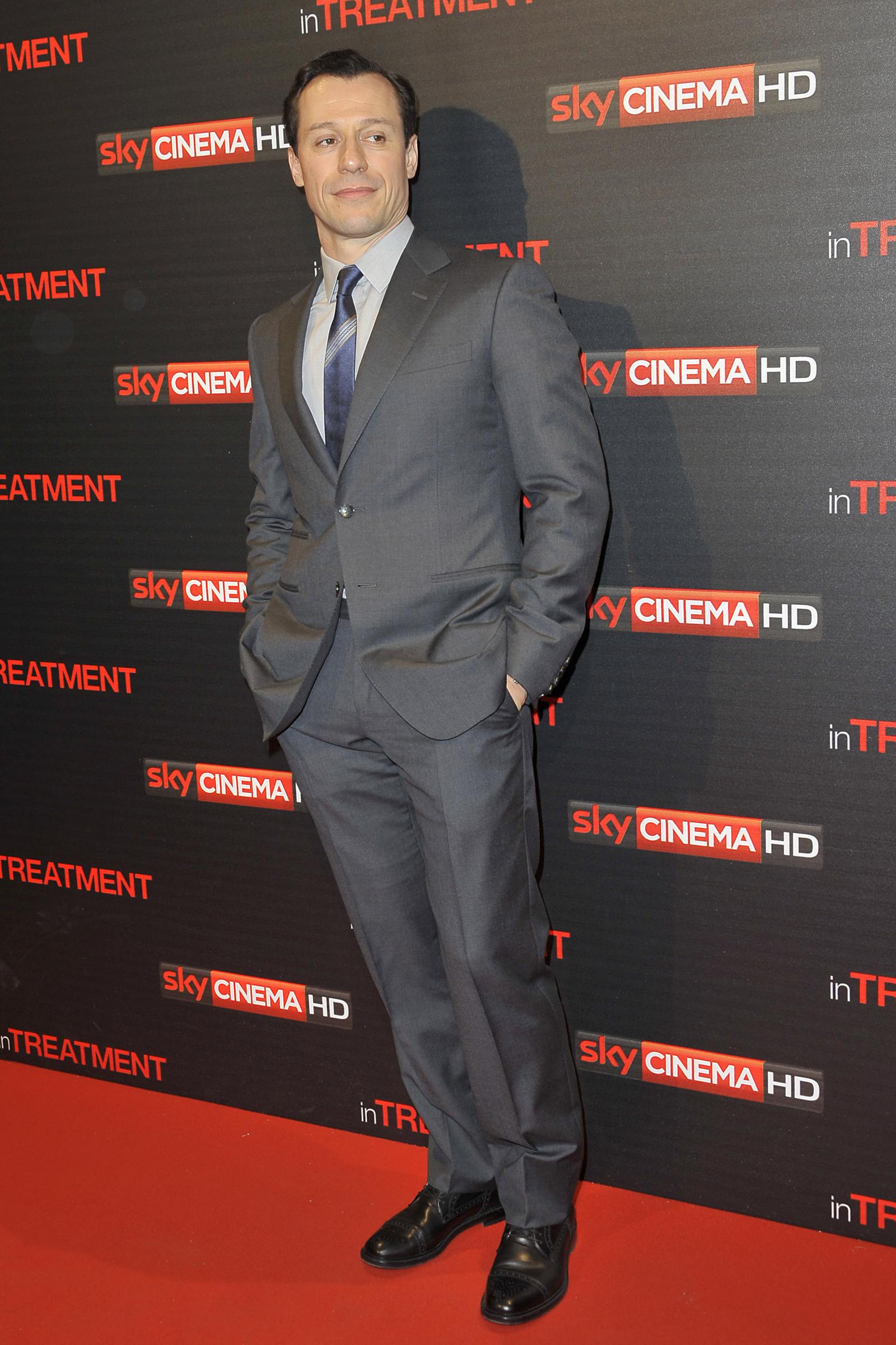 斯蒂芬努·阿科西的写真