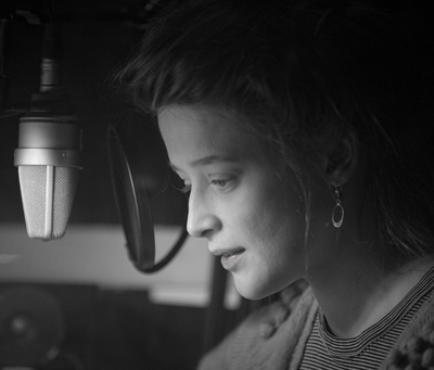 阿德琳·戴尔米的写真