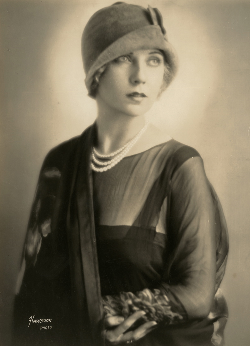 莉莲·塔斯曼的写真