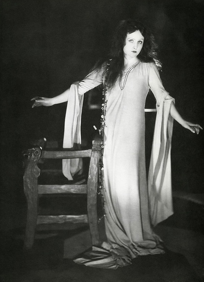 费伊·康普顿的写真